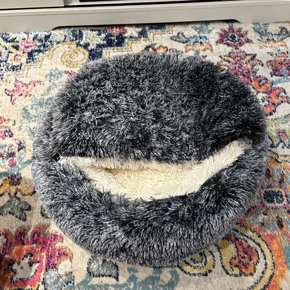 24” x 24” Dog/Cat Snuggle Bed